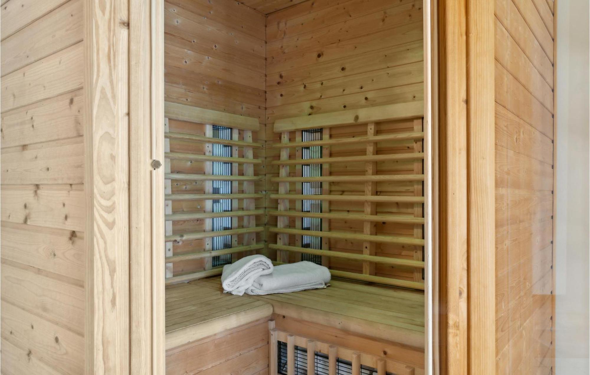 Amazing Home In Askeby With Sauna エクステリア 写真