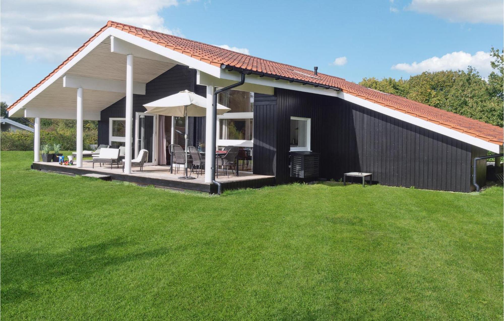 Amazing Home In Askeby With Sauna エクステリア 写真
